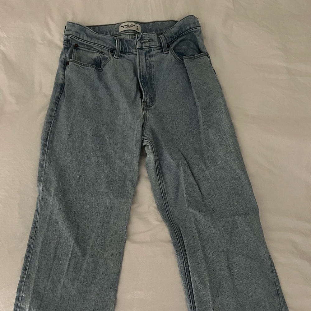 Abercrombie & Fitch hi rise 90s relaxed  jean